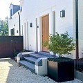 Gepoedercoat staal plantenbak Vierkant 30x30x30cm RAL9005  met bodemplaat en voeten