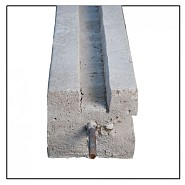 Betonpaal t.b.v. betonschutting (standaard)