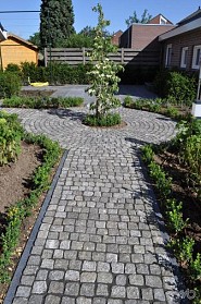 Kinderkop Vietnamese basalt 10x10x6-8cm Bekapt