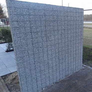 Grindkorf. Maas 10x10cm / met binnengaas 1x1cm. 200x200x10cm excl. steigerbuizen  (Op=Op)