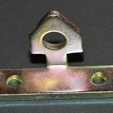 *Neussteun t.b.v. poort verzinkt