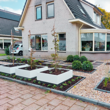 Plantenbank staal gepoedercoat Vierkant RAL9010 zonder bodemplaat