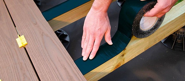 *NewTechWood bitumen afdekband 7 cm x 15m1 ter bescherming van de houten balken