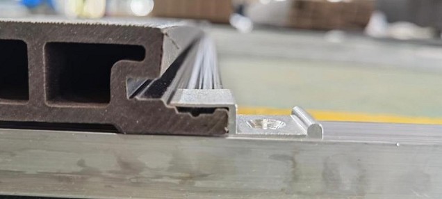 *Alu clip t.b.v. rail Profi-Wall (incl. schroef en blokje) 200 stuks