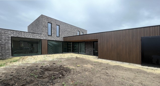 *Profi-Wall Trio Dark Brown 26x231x2500mm V2 (wb 208mm)