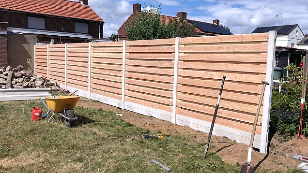 *Tuinscherm Douglas geschaafd 21-pl 16mm recht rvs geschroefd 180x180cm Verticaal