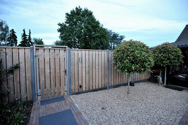 Poort 85cm fijnbezaagd XL 20x200mm Douglas Stalen Frame 85x180cm Verticaal