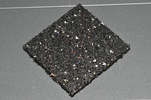 *Tegeldrager. rubber 10x10x1cm