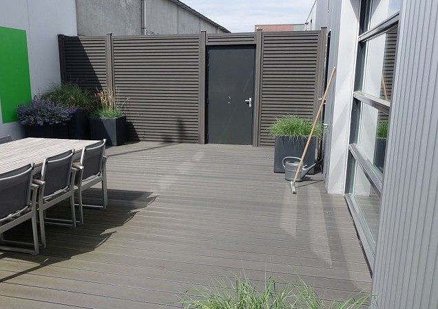 Dual Straight WPC Lamellen scherm Black 200x200cm