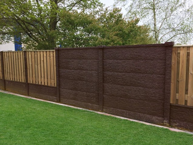 Betonschuttingpaal Granietmotief Bruin 12x12x275cm tussensp. 180cm (levertijd ca. 4 weken)