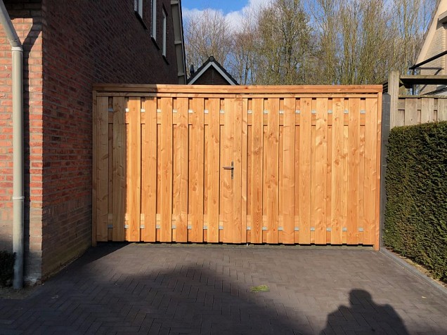 *Hang-& sluitwerk t.b.v. dubbele poort, nieuw stalen frame
