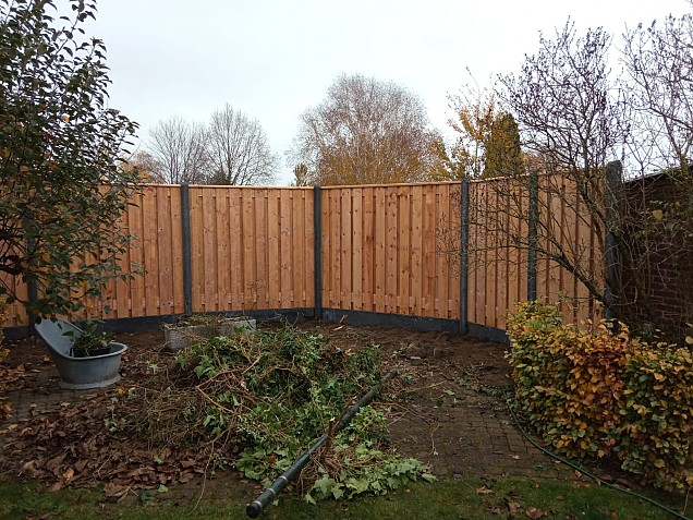 *Tuinscherm Douglas geschaafd 21-pl 16mm recht rvs geschroefd 180x180cm Verticaal