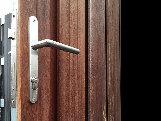 *Hang- en sluitwerk compleet Cilinder slotset RVS t.b.v. nieuw Stalen frame