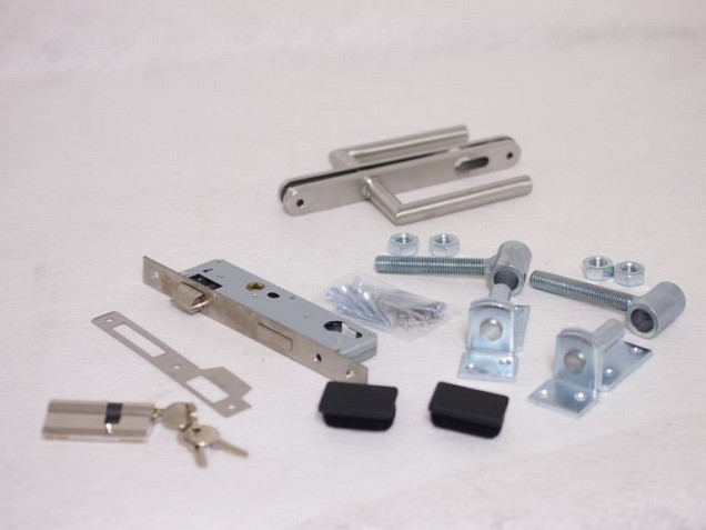 *Hang- en sluitwerk compleet Cilinder slotset RVS t.b.v. nieuw Stalen frame