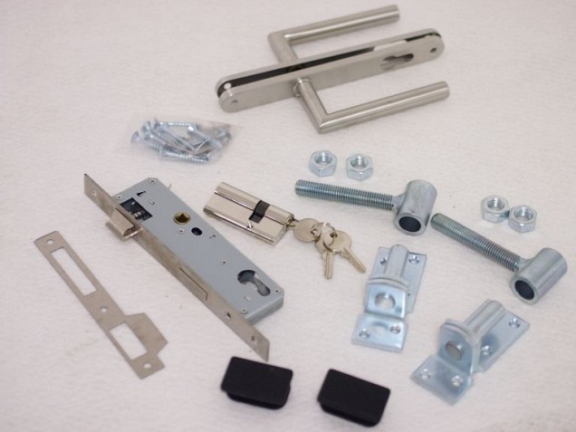 *Hang- en sluitwerk compleet Cilinder slotset RVS t.b.v. nieuw Stalen frame