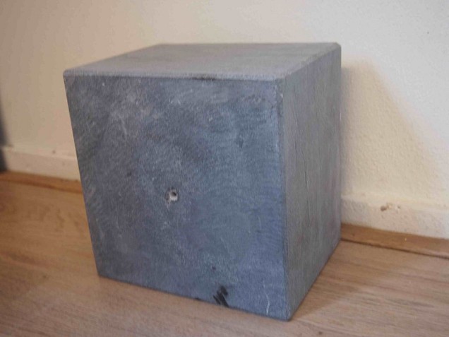 *Hardsteen sokkel geschuurd 20x20x15cm