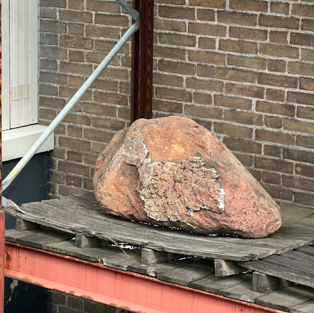 Grote Zwerfkeien en Rotsblokken