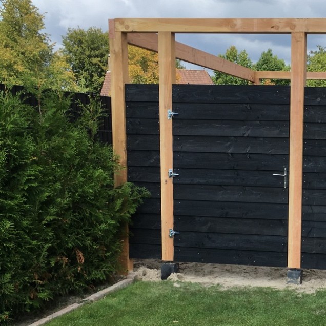Poort 150cm Douglas zwart enkelzijdig Zweeds rabat  Stalen Frame 150x180cm, prijs op aanvraag.