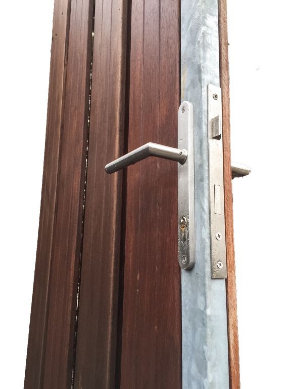 *Hang- en sluitwerk compleet Cilinder slotset RVS t.b.v. nieuw Stalen frame