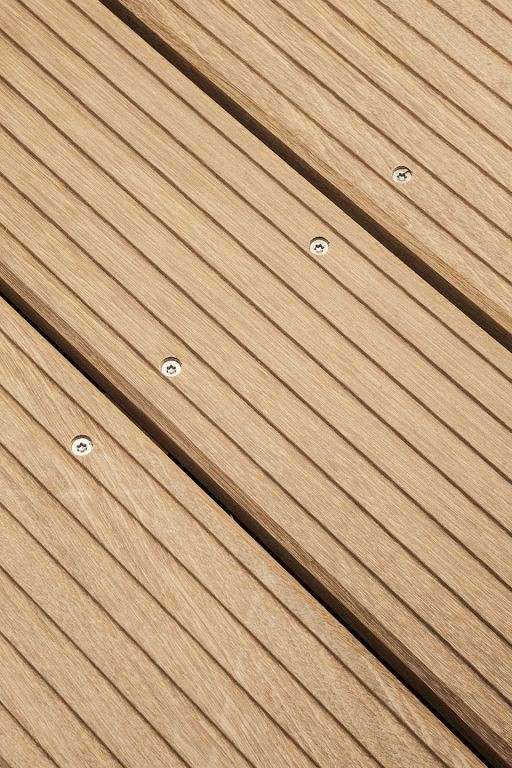 *Bangkirai vlonderplank 7-groeven 25x145x3900mm (op=op / bijna uitverkocht)