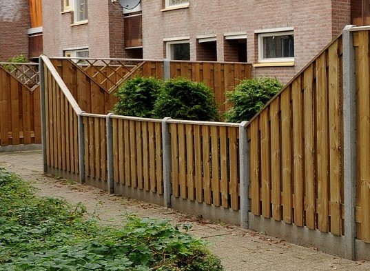 Tuinscherm grenen 19 planks 16mm recht rvs geschroefd 180/90 x 180 cm verticaal
